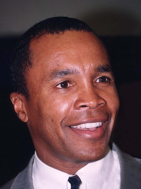 Sugar Ray Leonard — Thomas Hearns, 1981